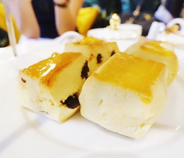 Woke up thinking about one of my favorite scones from the revamped @regentsingapore Tea Lounge.