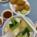 Sliced Fish Soup And Prawn Paste Chicken