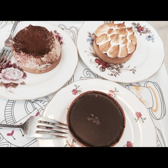 Banoffee/Passion Fruit Meringue/Chocolate Tart