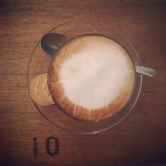 Ugly #flatwhite #coffee #cafehopping #TGIF