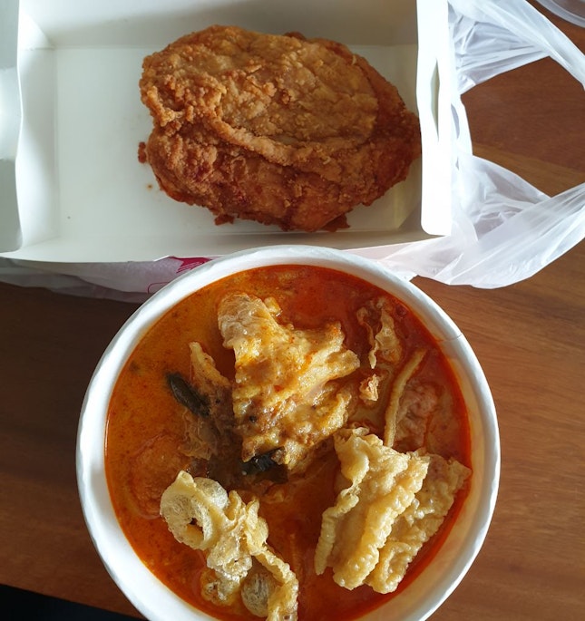 Fried Chicken & Curry Mee