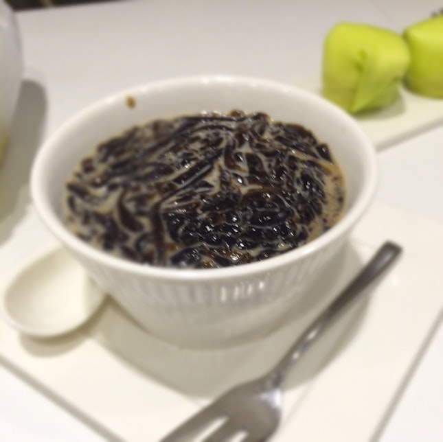 Italian Grass Jelly With Ginger Ale 意大利涼粉