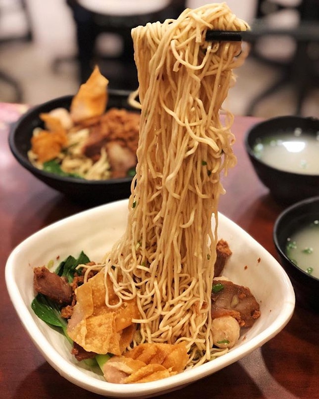 When you call yourself QQ Noodle house, you would expect their noodles to be really springy...