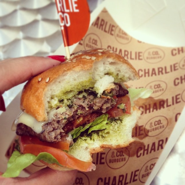 Kicking off my afternoon at #creatorysg with a juicy #slider from Charlie & Co.