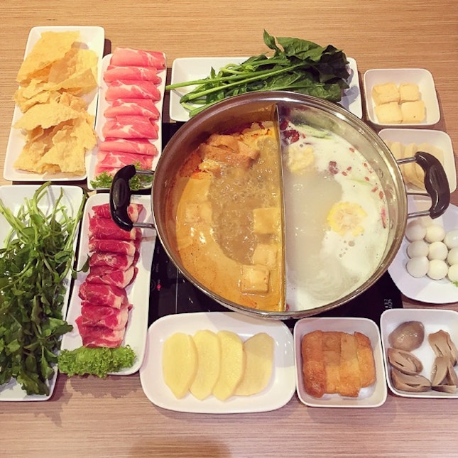 Newly Opened In Katong: A La Carte Steamboat Buffet at $22.80++