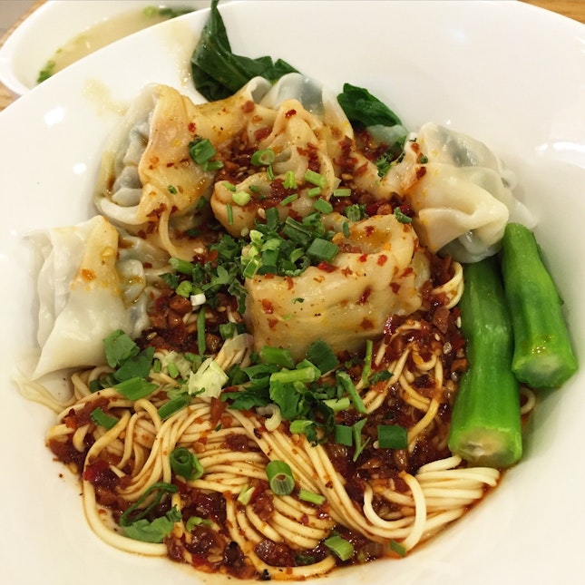 Hot & Sour Handmade Noodles in Szechuan Style with Wantons ($10.80++) 