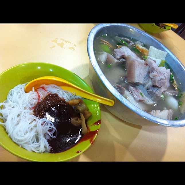 All time fav Henderson Yong tau foo & dry bee hoon 👍 #foodporn #nofilter #food #supper