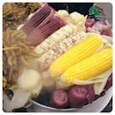 20120919 Streetfood: Steamed corn. I haven't seen purple corns in my life & so I bought one to try! Look how juicy each kernel is! The lady took the entire cob & briefly coated it in what mum & I thought to be sugar syrup. It tasted like pulut hitam (black glutinous rice).