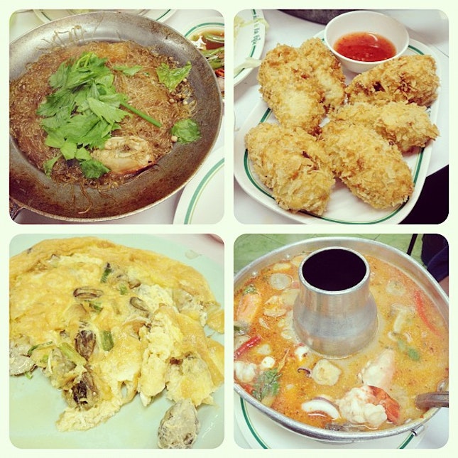 20120918 Clockwise from top left: King prawn w vermicelli, fried chicken, seafood tomyum soup, oyster omelette.