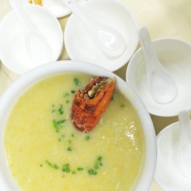 Crab lovers, have you ever tried the famous Crab Congee (水蟹粥) from Macau?