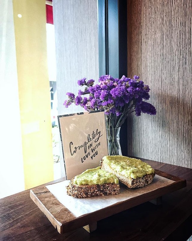 Avocado Toast 👍🏻
#monumentlifestyle#instapic#potd#cafehopping#sgcafe#lifestyle#duxton#yum#foodie#foodporn#toast#instadaily#burpple#eatoutsg#singaporeinsiders