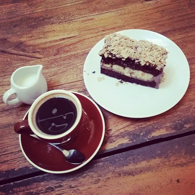 #afternoontea  #dessert #chocolatebananaespresso #organic #coffee #caffeinefix #coffeelover #cafe #caffein #cedele #sgfood #singapore #yummy #delicious #foodporn #foodstagram #foodie #food #foodgloriousfood #foodlover #icapturefood #instafood #igfood #ilovefood #foodblogger #whati8today #8dayseat