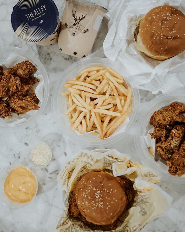 Say yay to 2 new Chicken Cheese burger from @chirchirsg - Chirispicy Cheese Burger (Fried chicken)⁣
- Chiriyaki Cheese Burger (Chicken patty)⁣
⁣
Available Islandwide delivery or self pickup.⁣
⁣
All set comes with The Alley’s Royal No.9 Milk Tea with Pearls (50%)⁣
@chirchirsg x @thealley.sg⁣
⁣
In frame is for 4 pax meal at [$60]⁣
Comes with:⁣
- Chirispicy Cheese Burger⁣
- Chiriyaki Cheese Burger⁣
- 6 pieces Garlic Soy Tender OR Winglets and Drumlets⁣
- 6 pieces Spicy Tenders OR Winglets and Drumlets⁣
- 2 large fries (Add cheese sauce + $3)⁣
- 4 Bubble Teas