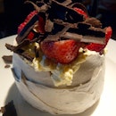 Sweet like candy pavlova 🍭 #pavlova #strawberry #chocolate #tea #highclass #cream #dessert #food #foodporn