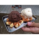 Belgian Waffles with Chocolate and Salted Caramel to provide for the waffle diet of this week!