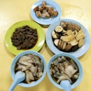 Some food items like this Kway Chap from Kuey Chap Blk 93 Toa Payoh Lor 4 is meant for sharing!