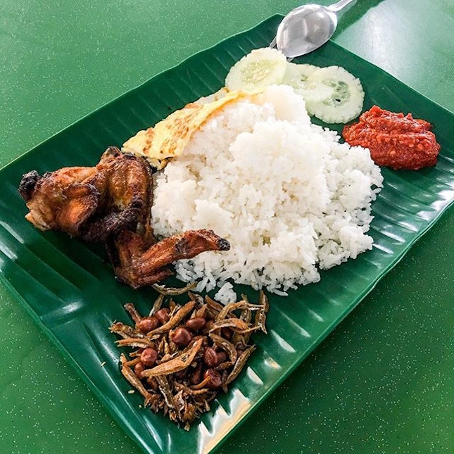 Nasi Lemak from Habishyam Traditional Home Cooked Food

This nasi lemak may not the most affordable item to get here, being priced at $5.50.