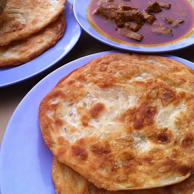 Crispy roti prata with mutton curry  #prata #indian #cuisine #food #foodie #foodpics #foodporn #foodforfoodies #yummy #yum #sgig #instasg #instafood #sgfood #Singapore #instagram