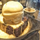 Sizzling brownie with Vanilla Ice Cream drizzled with Caramel Sauce!