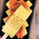 I love this kind of tamagoyaki but i find it a little sweet.
