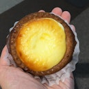 Baked cheese tart (183yen, ~$2.30sgd)
⭐️ 4.5/5 ⭐️
🍴Super crispy crust (just look at that wonderful brown colour - it's a wonder how they get it so crisp without being burnt).