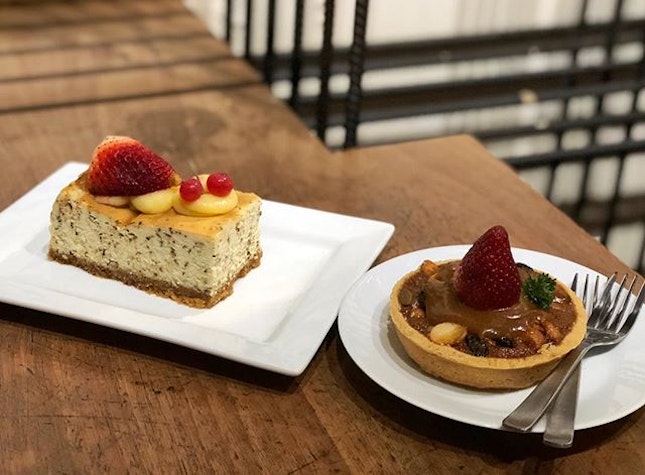 Goji berry tart ($5.80) ⭐️ 3.5/5 ⭐️
Earl grey cheesecake ($7.80) ⭐️ 4.5/5 ⭐️
🍴Would highly recommend the #earlgreycheesecake that’s really delicious and unlike any cheesecake we’ve tried before.