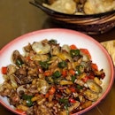 Stir fried lala with chicken 花甲鸡 ($26)