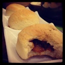 脆口叉烧包。。赞！#bun #pork #porkbun #instafood #food #foodoftheday #crunchy #breakfast #dimsum #hongkong