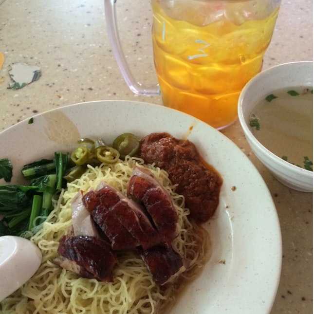 Roasted Duck Noodle & Pineapple Water