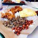 Lunch treat #nasilemak #sgfoodporn #sgfoodies #sgfoodie #sgfood #sgig #igsg #instafoodsg #foodspotting #foodpornsg #foodiesg #insiderfood #burpple #8dayseat #sgeats #whati8today #instafod_sg #foodpornsg #igmasters #ig_asia #instasg #instagramsg #instagramers #igers #sgiger #singaporefood #malayfood