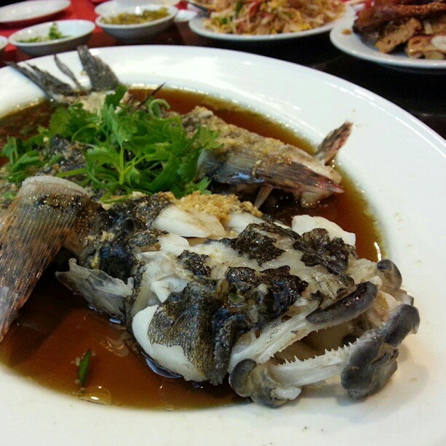 Steamed bamboo fish with soya sauce