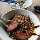 pork noodles with pepper pork stomach soup