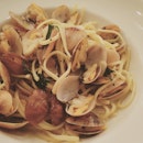 For the love of Clams, Vongole Fettuccine in white wine sauce.