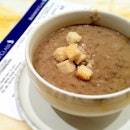 The best thing in the SilverKris Lounge is really the soup #sgfood