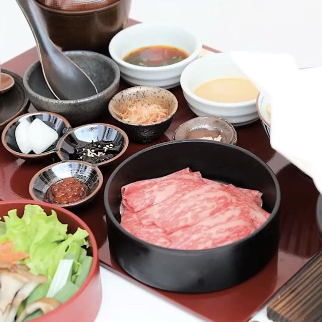 If you want to savour the authentic and sublime flavours of MAI’s signature dashi, get the Shabu-Shabu set.
