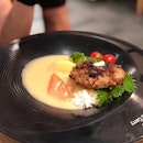 <🇯🇵> 起死回生
<🇬🇧> Turning bad to good
•
🍛: Hamburg White Curry Rice - S$17.9++
📍: @tengawahokkaidowhitecurry @milleniawalk Singapore