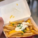 <🇩🇪> heute ist cheat day
<🇬🇧> today is cheat day
•
🍟: Cheese Fries - S$4.20
📍: @kfc_sg Singapore