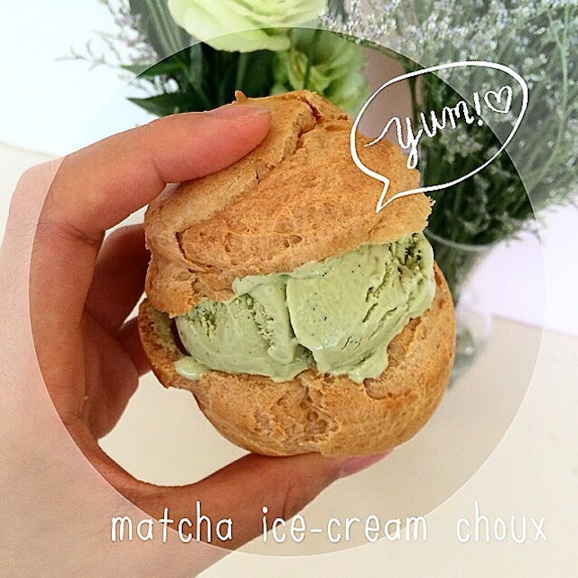 Just because I love matcha💋 #matcha #choux #puff #greentea #pastry #dessert #sweets #diy #instapic #instafood #foodpic #foodporn #chef #homemade