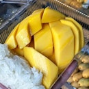My third time visiting this fruit stall, a stone’s throw from Thong Lo BTS, and their mango sticky rice remains as good as ever.