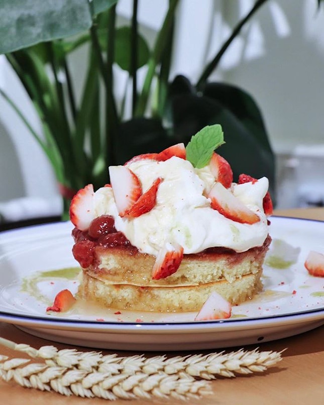 If you are in the mood for some pancakes, get the stack that’s the Strawberry Wonderland ($16) which comes with two pancakes topped with a strawberry compote over a Chantilly cream and more fresh strawberries.