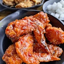 Ventured into Venture Drive for AHTTI after seeing this restaurant making its rounds on Instagram for their Korean fried chicken and for people working or staying nearby, you have a legit place to satisfy your fried chicken cravings.