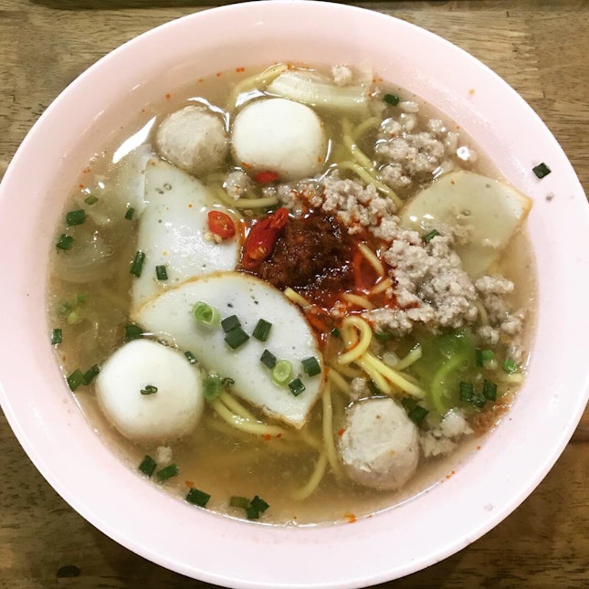 Fishball Minced Meat Noodle $4
