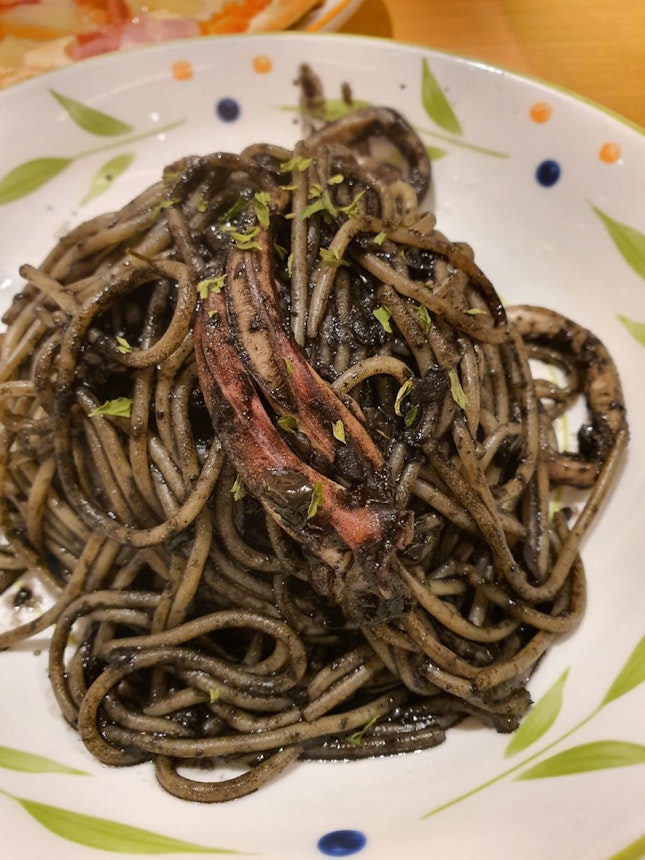 Squid ink Spaghetti ($5.90)