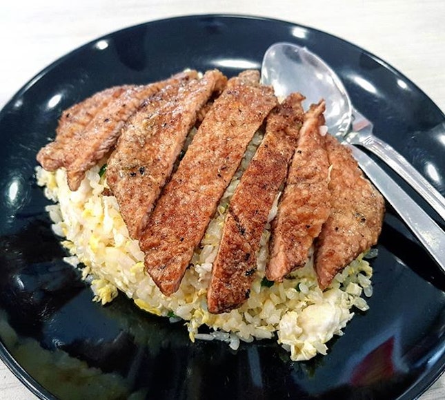 pork ribs fried rice 👍🏻
20.1.19
#foodporn #sgfoodporn #foodsg #sgfoodies #instafood #foodstagram #vscofood #burpple #hungrygowhere #hawkerfood #hawkercentre