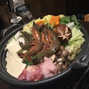 Bisyoku Nabe (Kora-gen toribaitan)
美食鍋 ($38.80/ served 2-3 persons)
Healthy and Beauty Hot Pot 
Served in Special Chicken and COLLAGEN Stock.