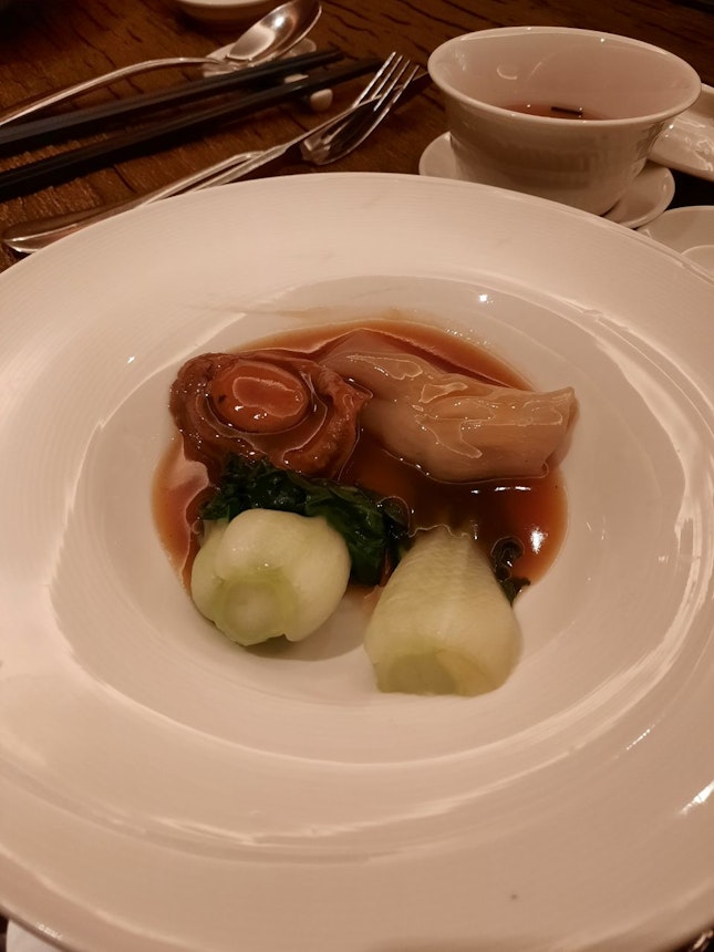 Braised 6 Head Whole Abalone with Fish Maw and Vegetable