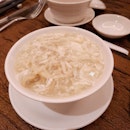 Braised Ee Noodles with Crab Meat and Egg White