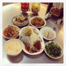 #hearty #taiwaneseporridge #healthymeal #tableful #afterrun #instafood #foodporn #foodlover #burpple #instaweekend #instalongweekend #阿里山台湾粥  #alishanrestaurant