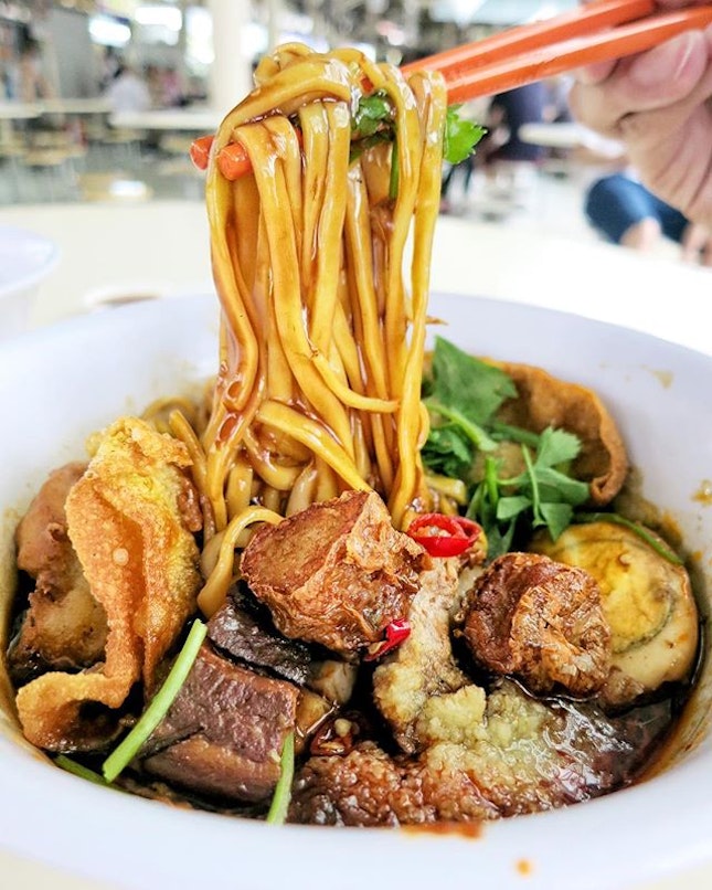Lor Mee was a pleasant and comforting delight, the goopy fragrant black sauce presents a sticky mouthfeel, smooth and savoury.