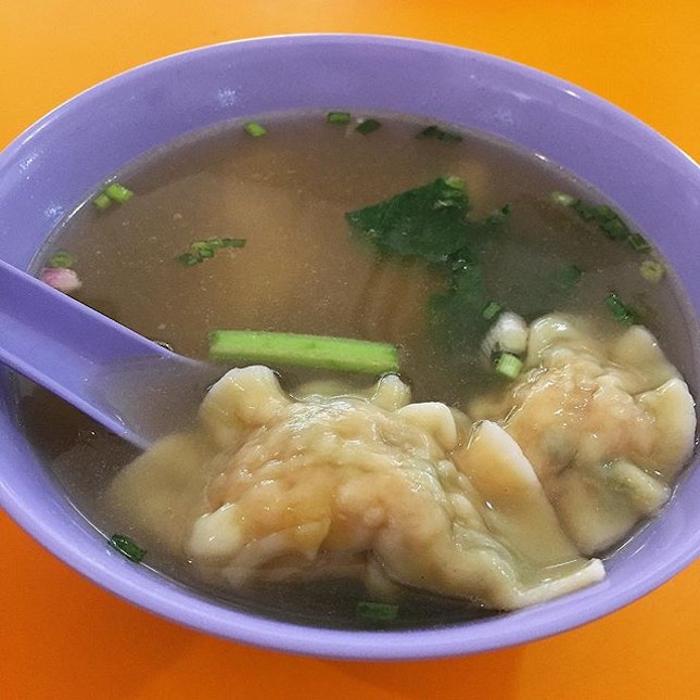 Prawn Dumpling Soup @ Hong Thye Noodles 福泰面家, Blk 353 Clementi Avenue 2 Cooked Food Centre #01-61.